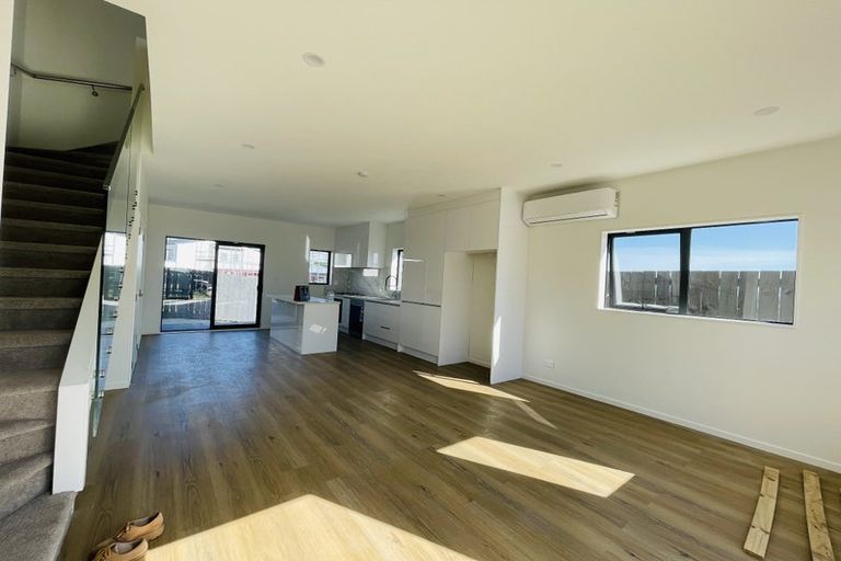 Photo of property in 42b Crestview Rise, Papakura, 2110