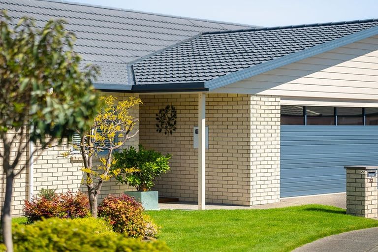 Photo of property in Trackside Villas, 22/91 Mako Mako Road, Levin, 5510