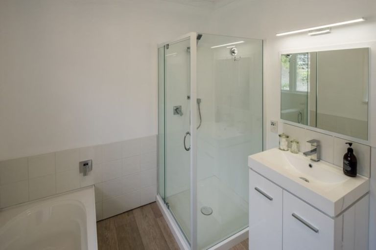 Photo of property in 25 Ashleigh Crescent, Miramar, Wellington, 6022