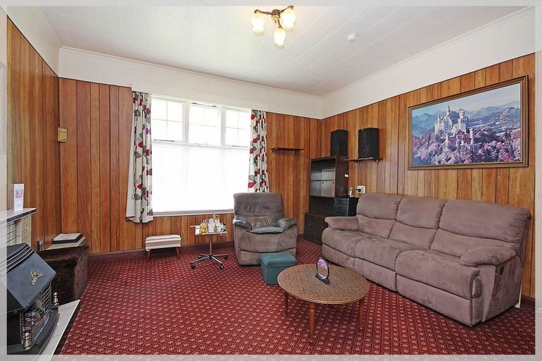 Photo of property in 58 Avenue Road, Foxton, 4814