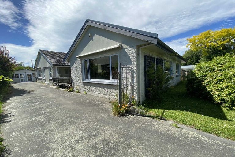 Photo of property in 10 Clonbern Place, Upper Riccarton, Christchurch, 8041