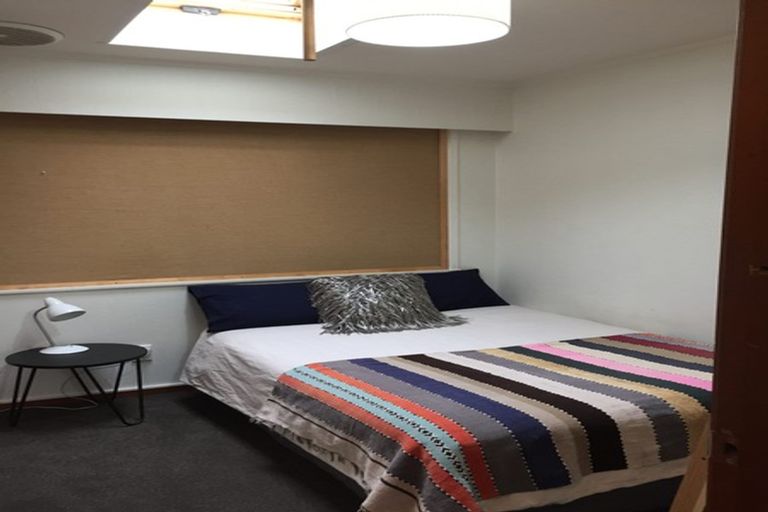Photo of property in 5 Don Croot Street, Morningside, Auckland, 1021