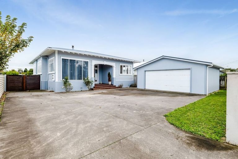 Photo of property in 401 Waihi Road, Normanby, Hawera, 4614