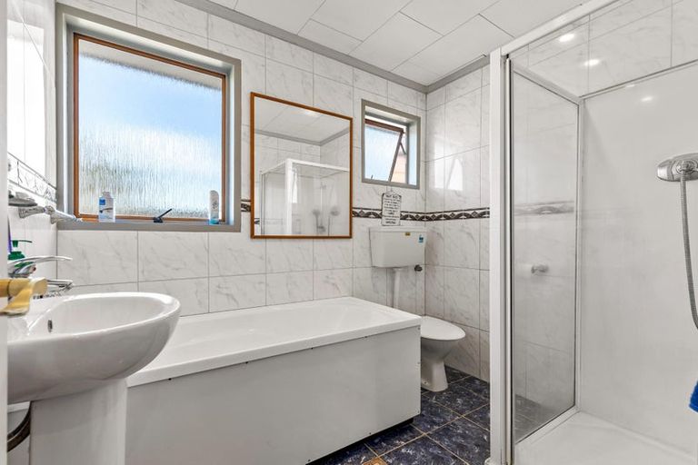 Photo of property in 39 Rehia Road, Massey, Auckland, 0614