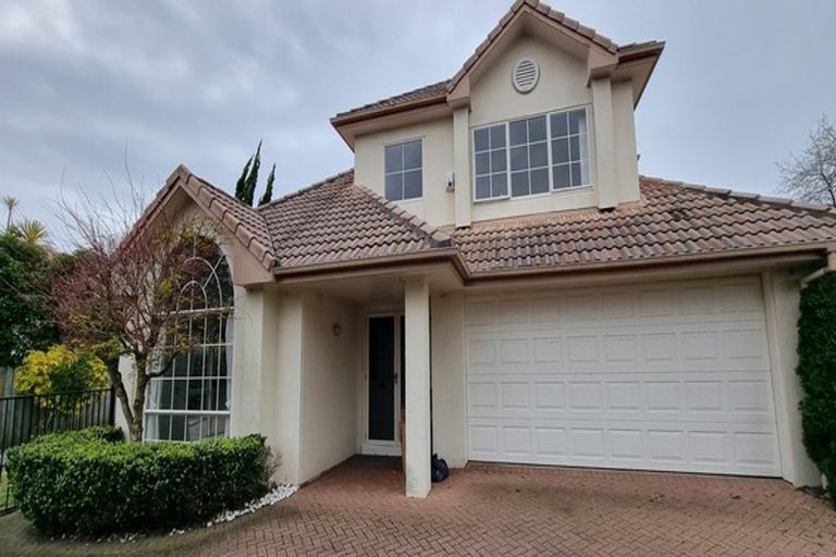 Photo of property in 2/5 Belgate Place, Somerville, Auckland, 2014