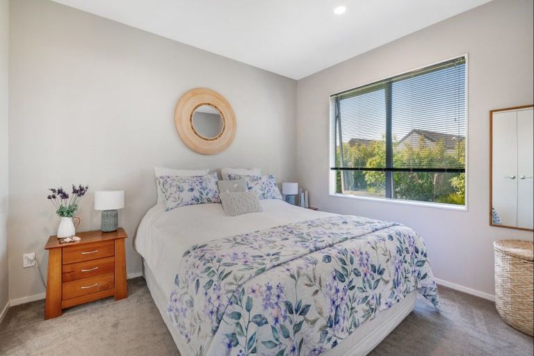 Photo of property in 68 Colonial Drive, Silverdale, 0932