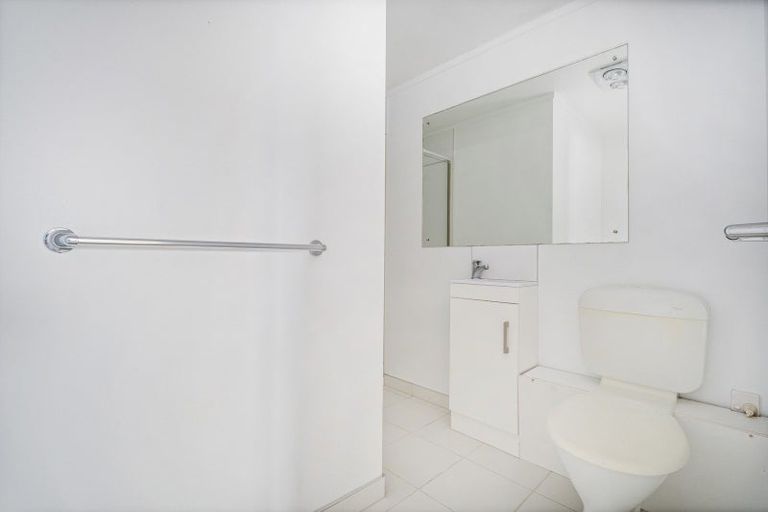 Photo of property in 11 Cholmondeley Crescent, Whitianga, 3510