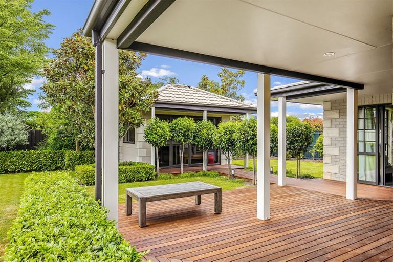 Photo of property in 16 Elmslie Grove, Halswell, Christchurch, 8025