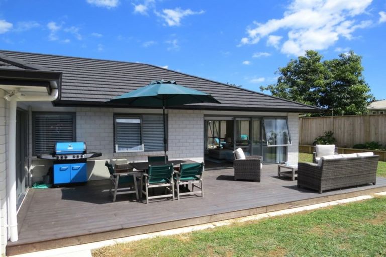 Photo of property in 44 Victoria Street, Coromandel, 3506