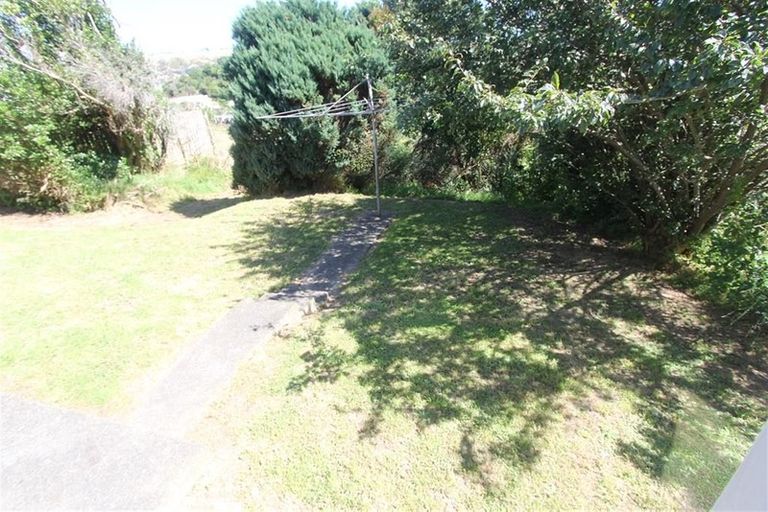 Photo of property in 46 Hereford Street, Cannons Creek, Porirua, 5024