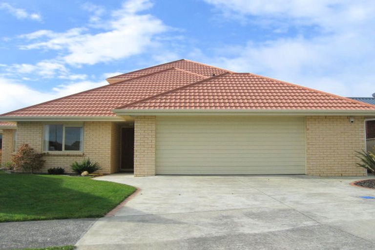 Photo of property in 23 Ruapehu Drive, Fitzherbert, Palmerston North, 4410