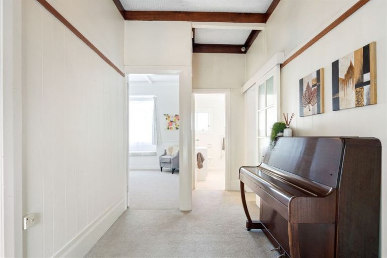 Photo of property in 31 Hillcrest Road, Papatoetoe, Auckland, 2025