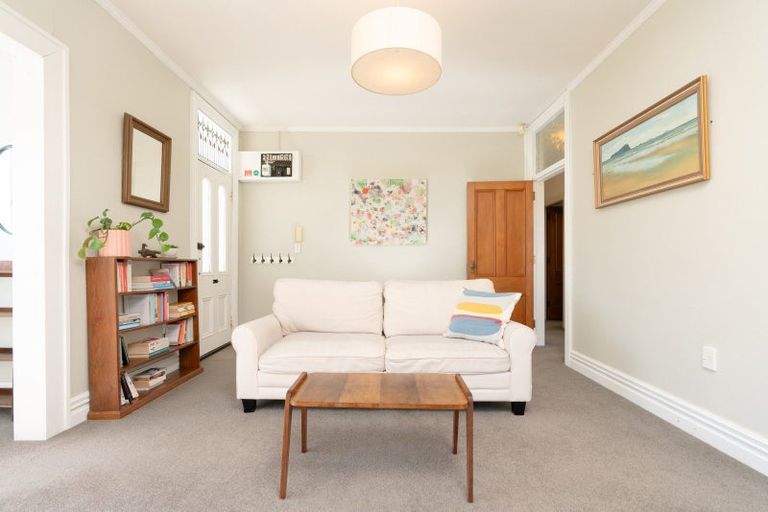Photo of property in 8 Port Street, Mount Victoria, Wellington, 6011