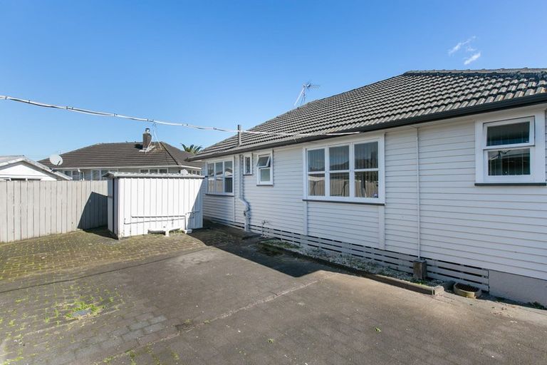 Photo of property in 14 Sandbrook Avenue, Otara, Auckland, 2023