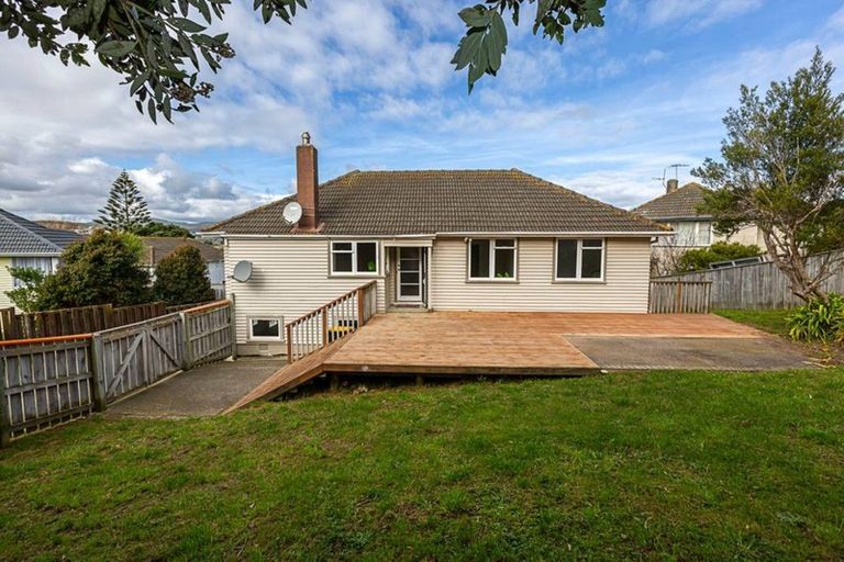 Photo of property in 15 Muturangi Grove, Elsdon, Porirua, 5022