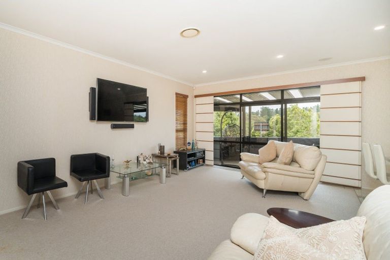 Photo of property in 54 Cashmere Drive, Fitzherbert, Palmerston North, 4410