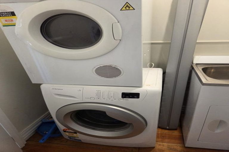 Photo of property in 20 Naughton Terrace, Kilbirnie, Wellington, 6022