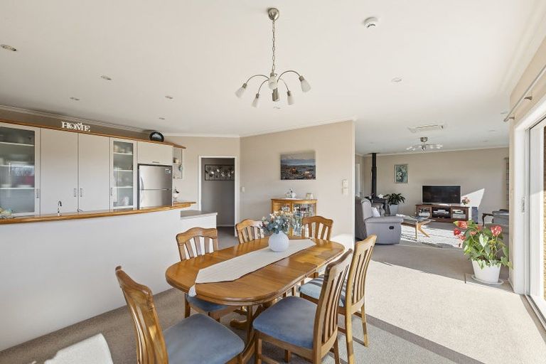 Photo of property in 5 Vardon Way, Waiwhakaiho, New Plymouth, 4312