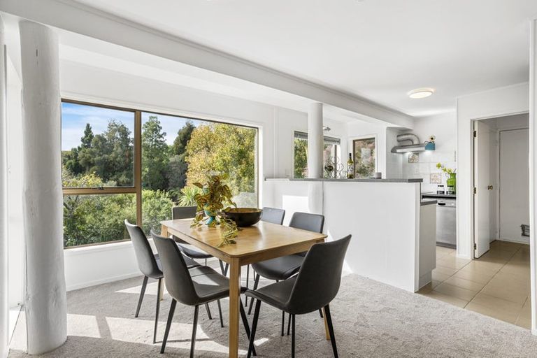 Photo of property in 8 Lynngate Place, Hillcrest, Auckland, 0627