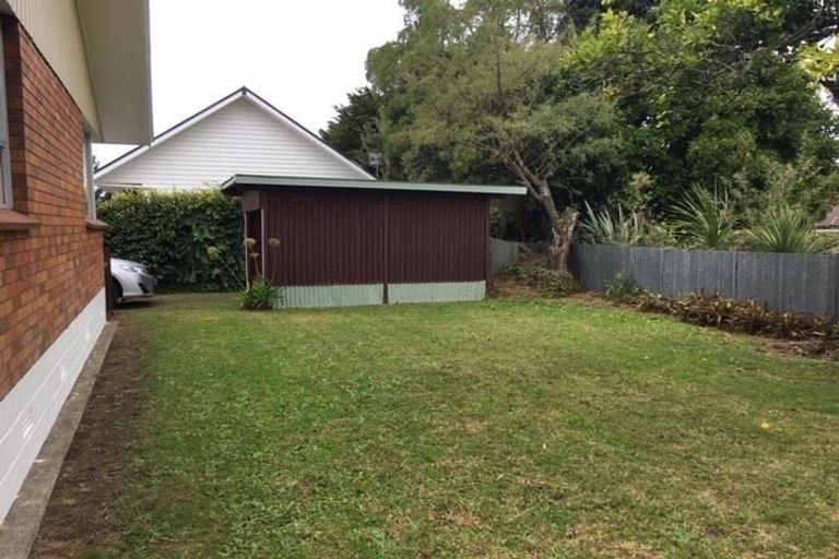 Photo of property in 2/23 Poinsettia Place, Henderson, Auckland, 0610