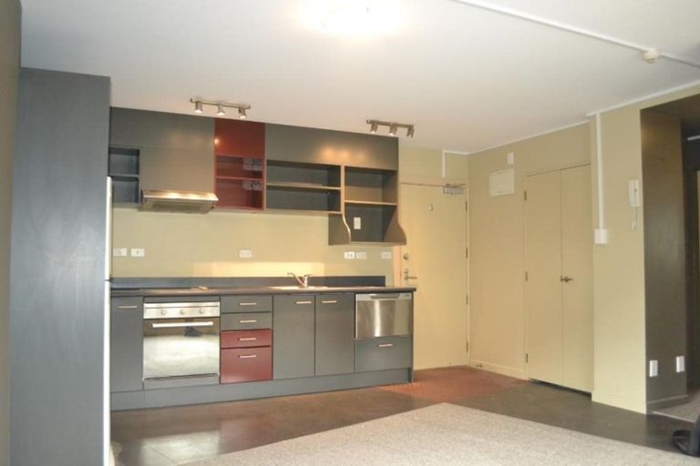 Photo of property in Westhaven Apartments, 20/127 Molesworth Street, Thorndon, Wellington, 6011