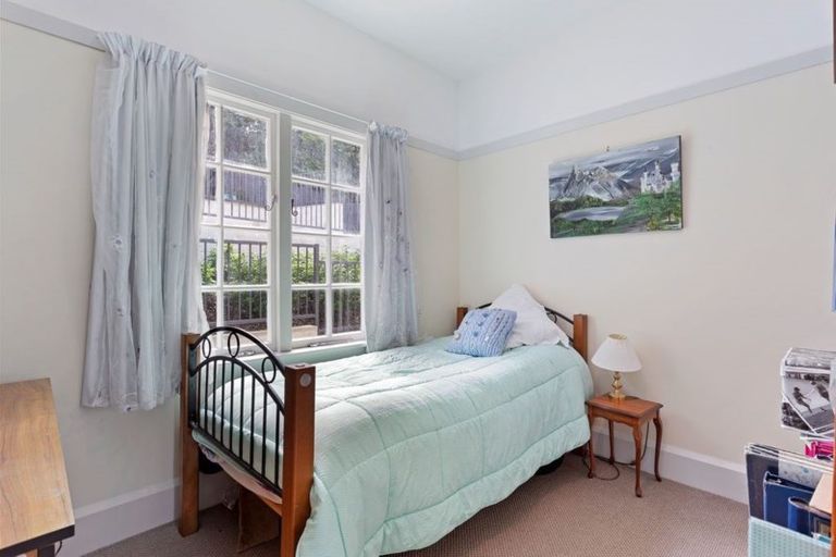 Photo of property in 6 Dudley Road, Lyttelton, 8082