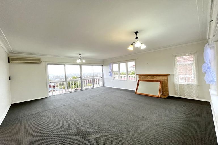 Photo of property in 75 Bradbury Road, Botany Downs, Auckland, 2010