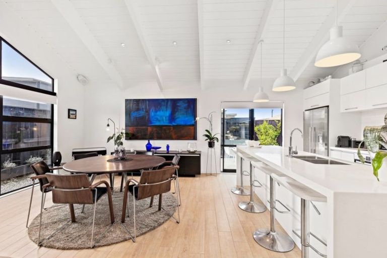 Photo of property in 15 Te Mana Street, Omaha, 0986