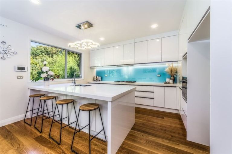 Photo of property in 102a Beach Road, Castor Bay, Auckland, 0620