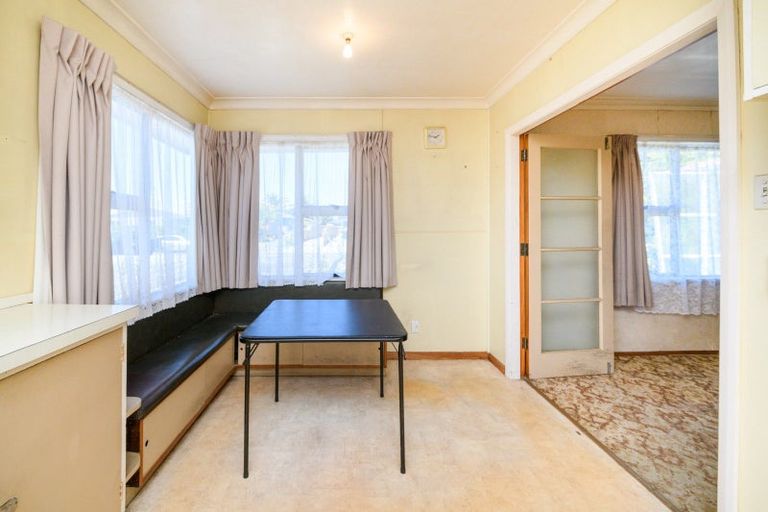 Photo of property in 5 Belvedere Crescent, Takaro, Palmerston North, 4412