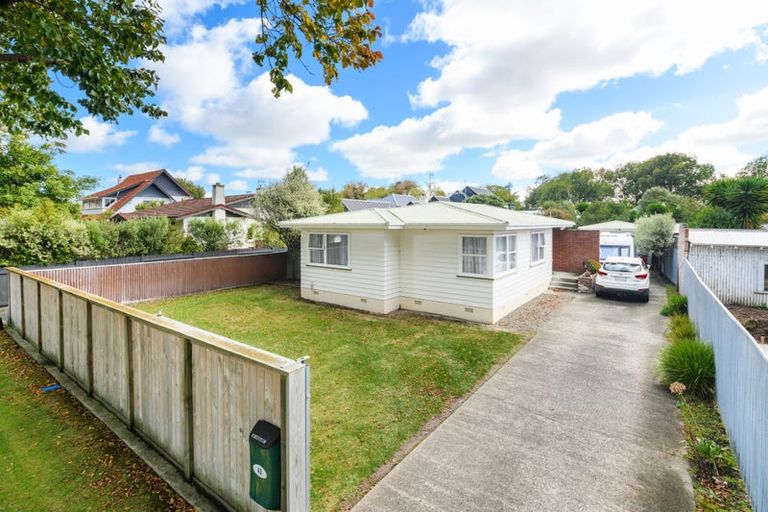 Photo of property in 43 Elmira Avenue, Hokowhitu, Palmerston North, 4410