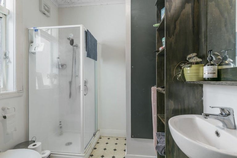 Photo of property in 15 Bidwill Street, Mount Cook, Wellington, 6021