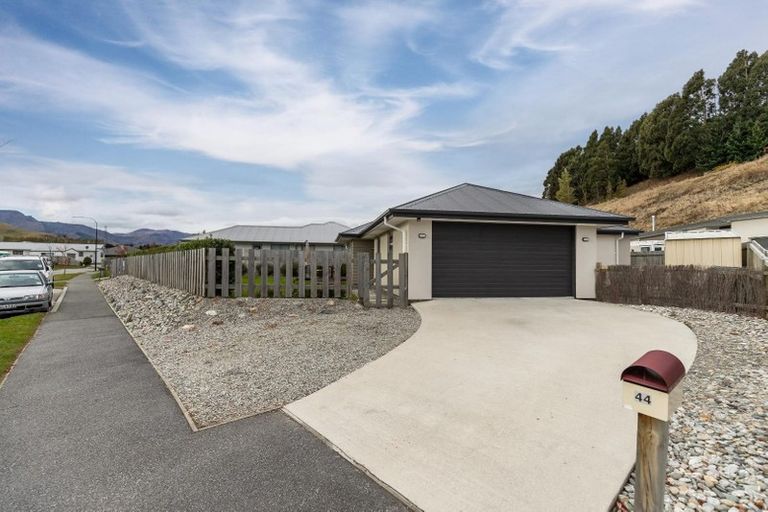 Photo of property in 44 Risinghurst Terrace, Lower Shotover, Queenstown, 9304