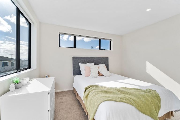 Photo of property in 16 Seafarer Crescent, Stanmore Bay, Whangaparaoa, 0932