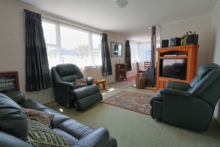 Photo of property in 65 Main Road, Harihari, 7884