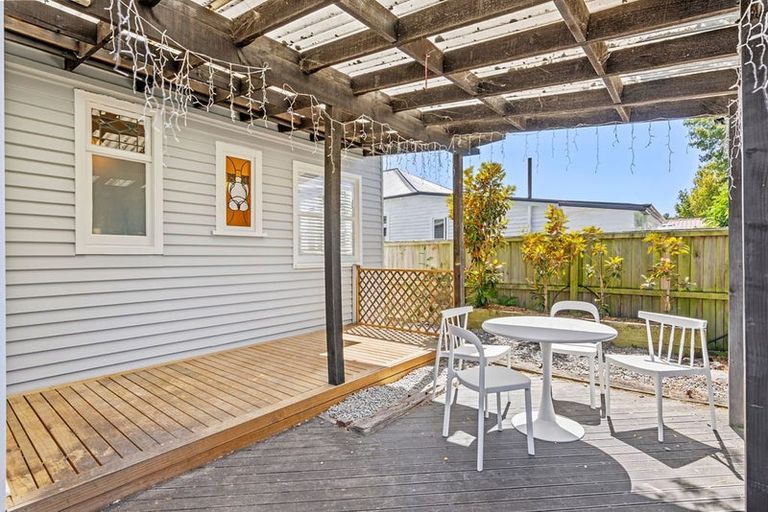 Photo of property in 246 Geraldine Street, Edgeware, Christchurch, 8013