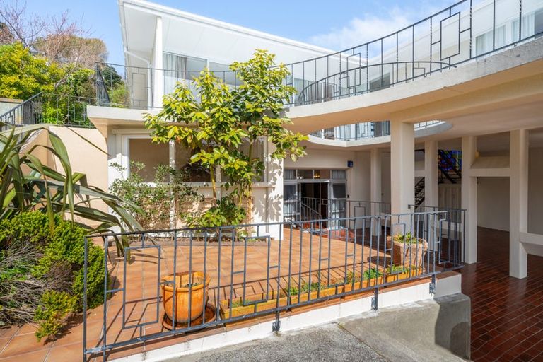 Photo of property in 387 Karori Road, Karori, Wellington, 6012