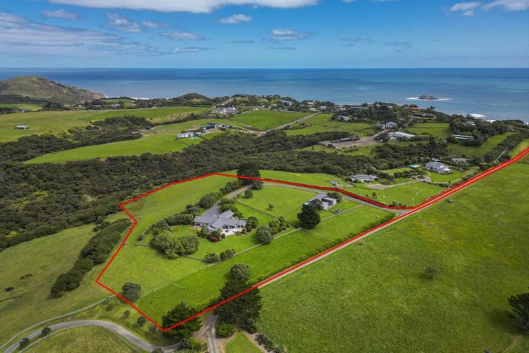 Photo of property in 296 Oaia Road, Muriwai, Waimauku, 0881