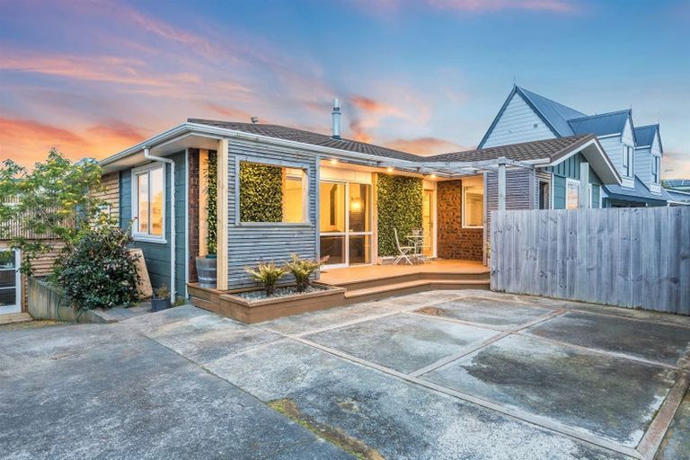 Photo of property in 10 Trispen Place, Camborne, Porirua, 5026