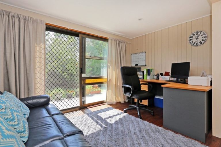 Photo of property in 3 Russell Street, Waipukurau, 4200