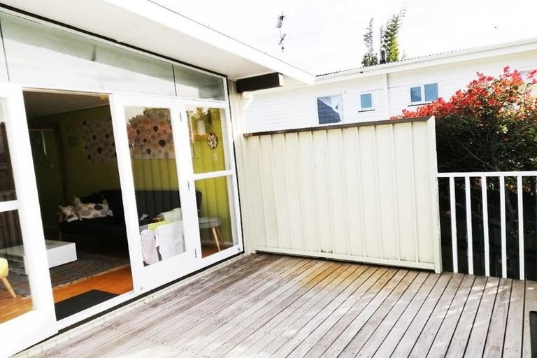 Photo of property in 10 Paramu Avenue, Birkdale, Auckland, 0626