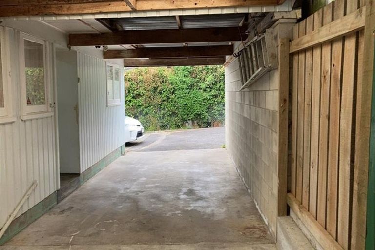 Photo of property in 2/302 Pakuranga Road, Pakuranga Heights, Auckland, 2010