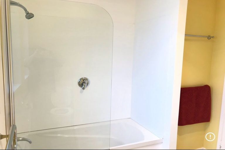 Photo of property in 18 Adrian Grove, Waikanae Beach, Waikanae, 5036