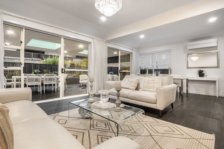 Photo of property in 234 Hurstmere Road, Takapuna, Auckland, 0622