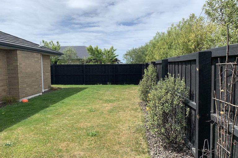 Photo of property in 52 Shillingford Boulevard, Rolleston, 7615