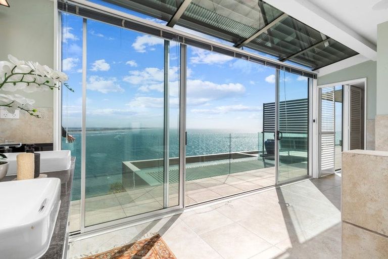 Photo of property in 18 Whitewash Head Road, Scarborough, Christchurch, 8081