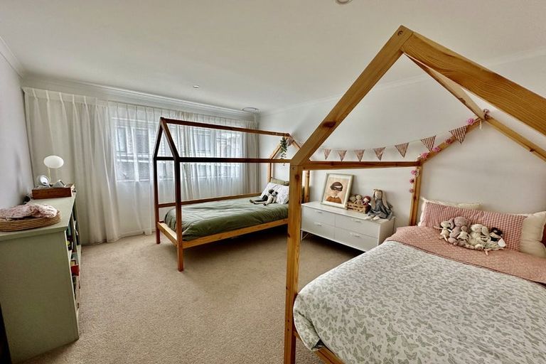 Photo of property in 19 Kukuwai Avenue, Red Beach, 0932