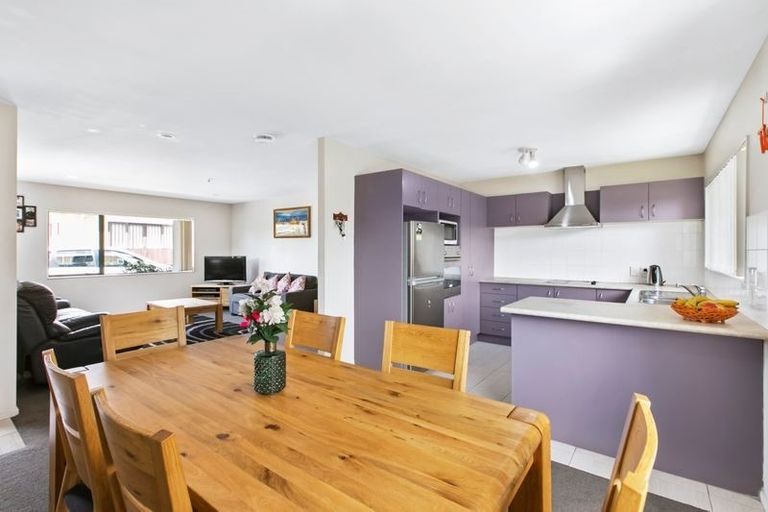 Photo of property in 24 Maadi Place, Papakura, 2110