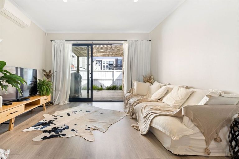 Photo of property in 4 Peihana Road, Hobsonville, Auckland, 0616