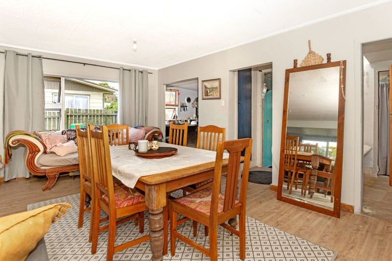 Photo of property in 4 Hinekura Road, Tolaga Bay, 4077